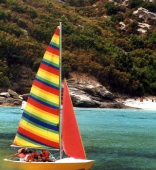  Navega en la cala Fiume 